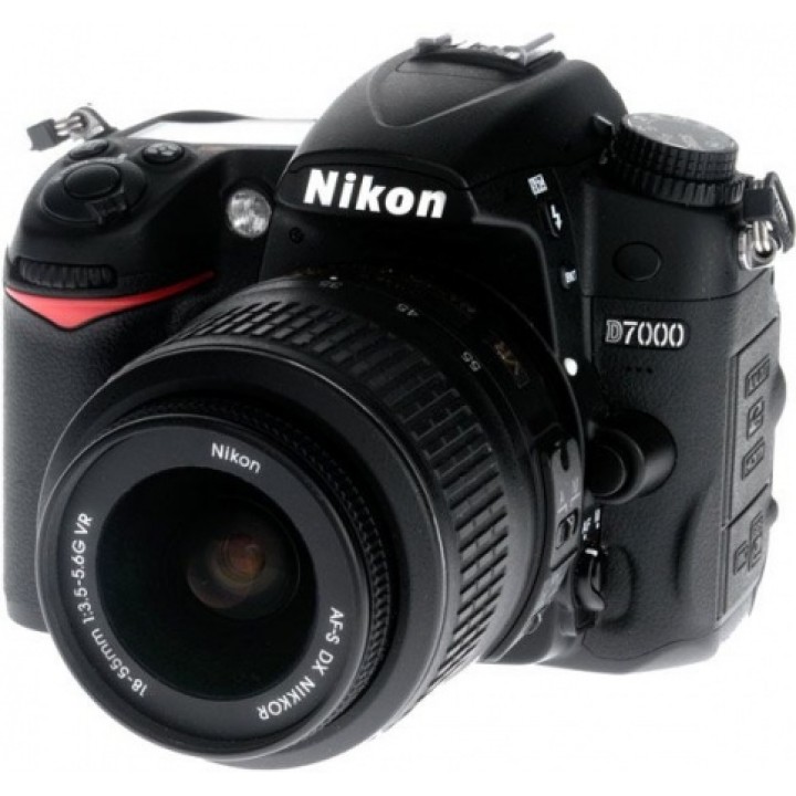 Зеркальный фотоаппарат Nikon D7000 kit 18-55